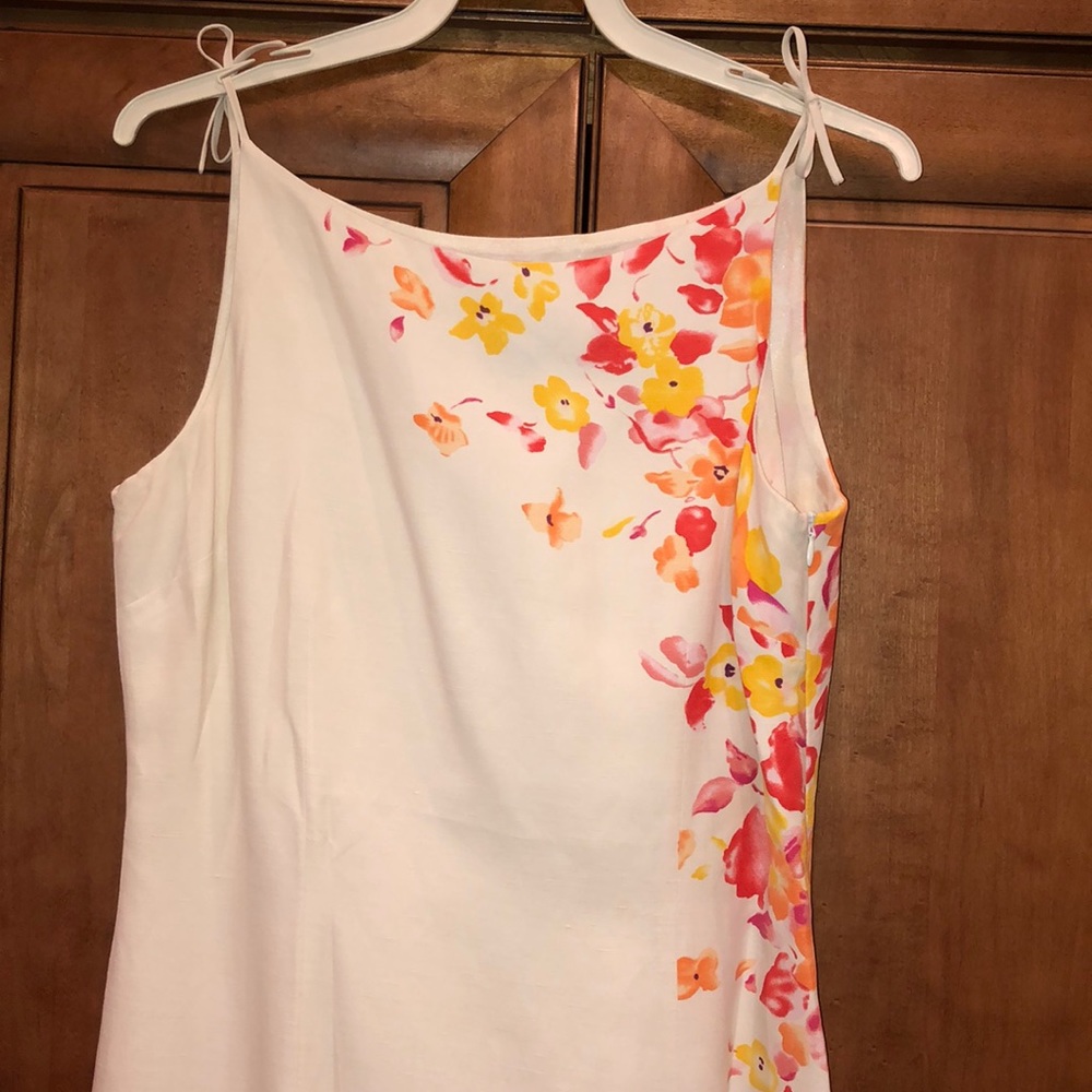 B. Moss sleveless summer floral dress. Size 4.